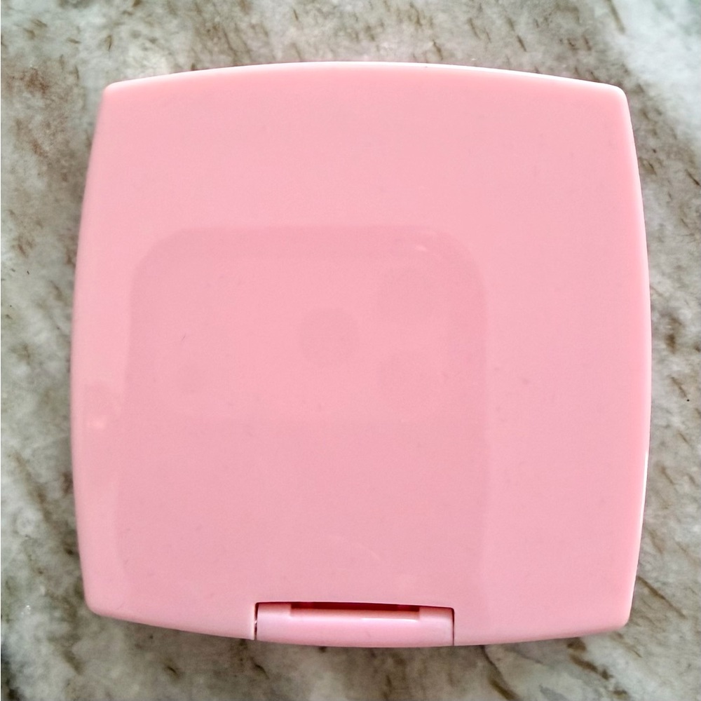 Chanel MIROIR DOUBLE FACETTES Mirror Duo in Pink. Sealed in plastic. New in Box - Picture 10 of 10
